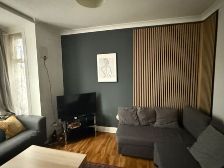 Room in a Shared House, Cann Hall Road, E11 - Photo 3