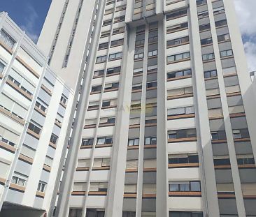 Apartment T2 in Algés, Linda-a-Velha e Cruz Quebrada-Dafundo, Oeiras - Photo 1