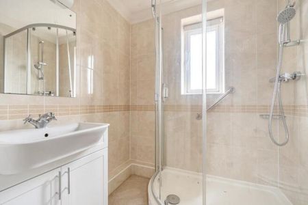 1 bedroom retirement property to rent - Photo 5