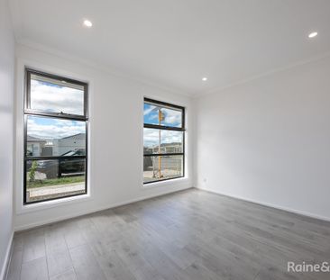 Brand New Luxury Home - Photo 3