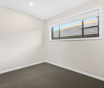 Century 21 &vert; the Paramount Group &ast;Granny Flat&ast; - Photo 2