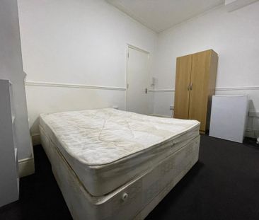 1 bedroom bedsit to rent - Photo 3