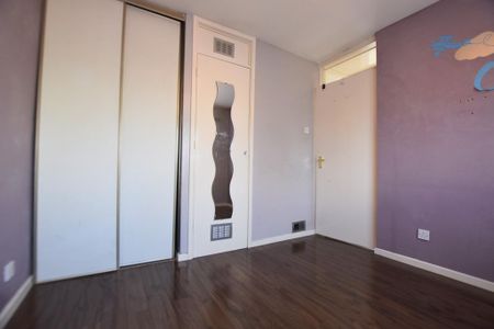 3 bedroom end of terrace house to rent - Photo 4