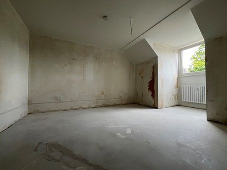 Ihr neues Zuhause erwartet Sie: Gemütliche 2,5-Zimmer-Dachgeschosswohnung mit Balkon! - Photo 3