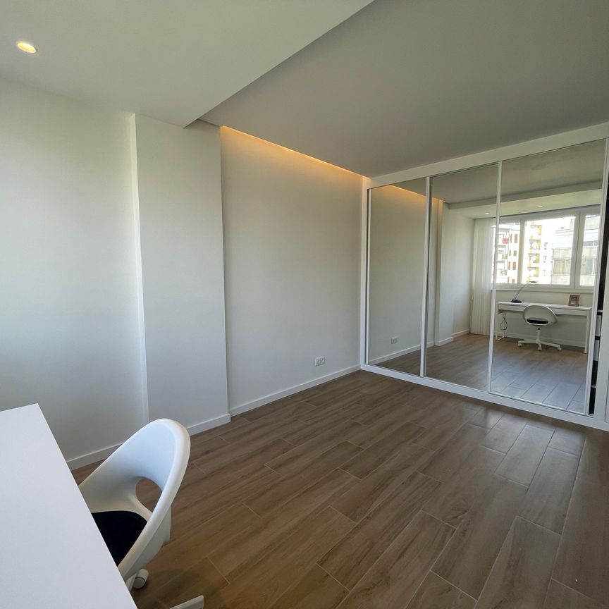 Excelente Apartamento T2 para Arrendamento no Restelo, Lisboa - Photo 1