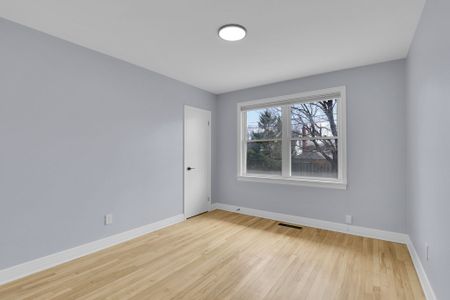 For Lease - 934 Smyth Road Unit# upper unit, Elmvale Acres and Area, Ontario - Photo 2