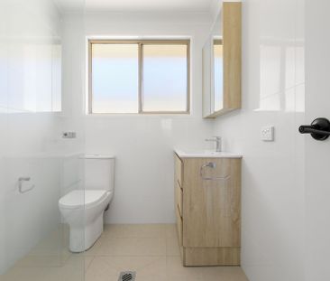 Luxury 3 Bedroom 1 Bathroom fully renovated home - Photo 1