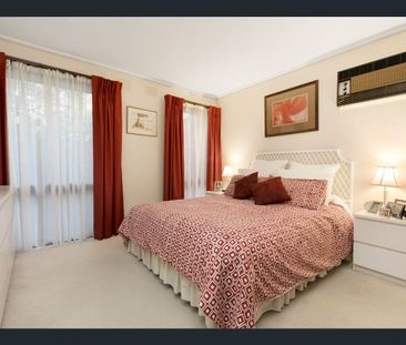 Fabulous Family Living – Three bedroom plus study home within Mount... - Photo 5