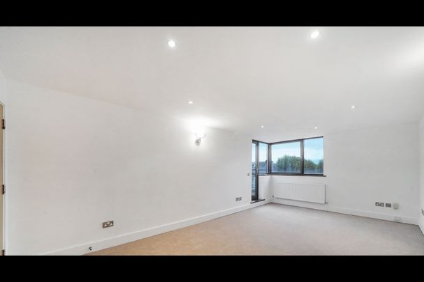 1 Bed Flat, Green Street, E7 - Photo 1
