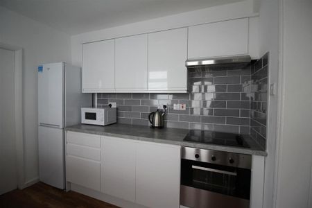 2 bedroom apartment to rent - Photo 5