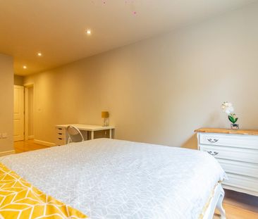 Flat 4, Lodge Farm Gardens - Photo 2