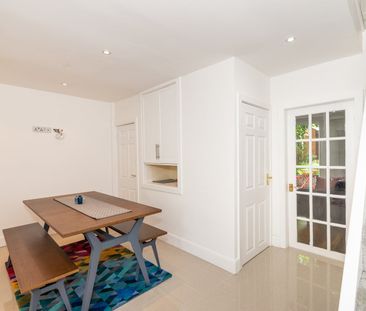 4 Bed Semi-Detached House, Swanwick Close, SW15 - Photo 3