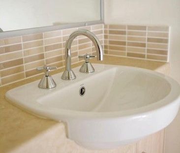Townhouse available 600pw - Photo 5