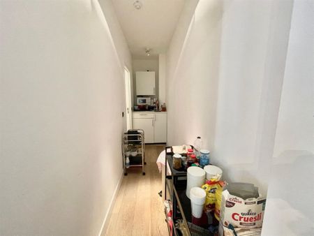 Gemeubelde studentenkamer met kitchenette en ensuite badkamer - Photo 4