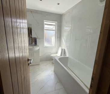 Room in a Shared Flat, Wyvenhoe Road, HA2 - Photo 1