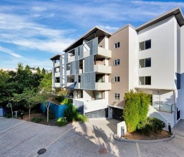 MODERN APARTMENT WITH VIEW - Photo 2