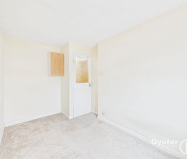 4 bedroom semi-detached house to rent - Photo 4