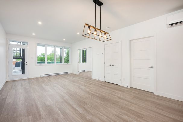 153 Rue Principale S. Sutton, QC J0E - Photo 1