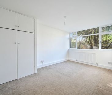 Kingston Road, Epsom, KT17 - Photo 4