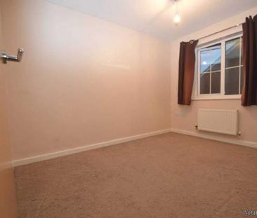 2 bedroom property to rent in Farnborough - Photo 3