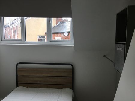 4 Bed Terraced House, Pinner Road, S11 - Photo 4