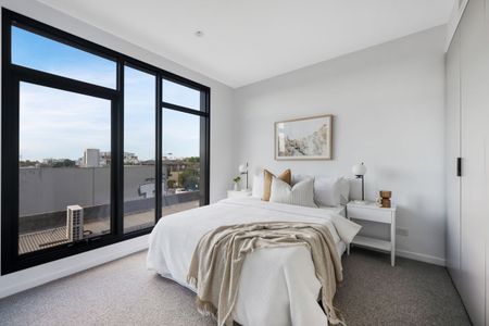 Brand New Townhouse with Rooftop Balcony - Prime Brunswick West Location - Photo 5