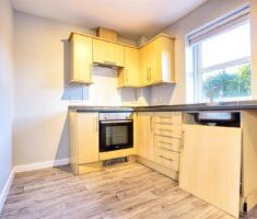 1 BEDROOM Apartment - Ground Floor - Photo 5