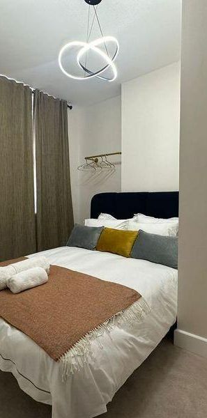 1 bedroom in a house share to rent - Photo 1