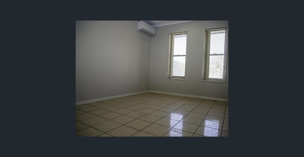 HIDDEN GEM - Low Maintenance 3x1 - Photo 1