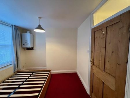 1 bedroom flat to rent - Photo 3
