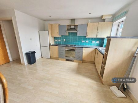 2 bedroom flat to rent - Photo 4