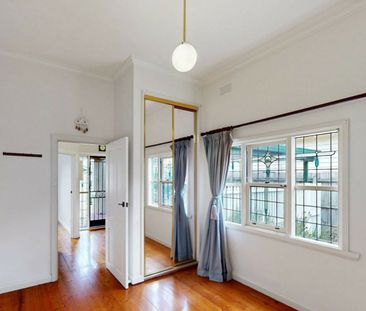 Period Charm in a Perfect Murrumbeena Location - Photo 2