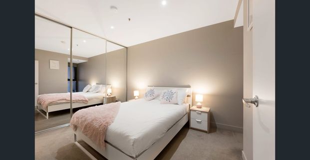 Fully Furnished modern apartment - Photo 1