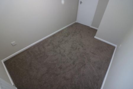 2 bedroom ground floor flat to rent - Photo 4