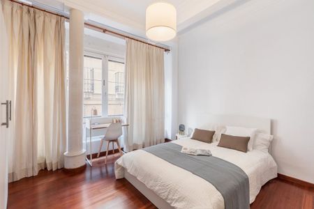 Carrer de Navellos, Valencia, Valencian Community 46003 - Photo 2