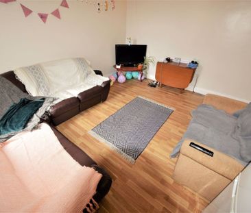 1 bedroom House Share in Hessle Place HS, Leeds - Photo 1