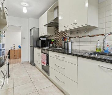 4 bedroom terraced house to rent - Photo 5