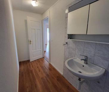 Helle 4.5-Zimmer-Wohnung im Zentrum von Trun - Photo 2