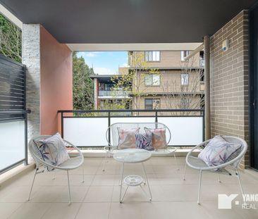 Newly Renovated Contemporary Apartment - Photo 3