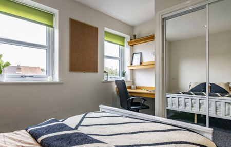 3 bedroom flat to rent - Photo 2