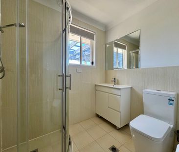 MODERN FAMILY HOME IN HIGHLY SOUGHT AFTER AREA! - Photo 5