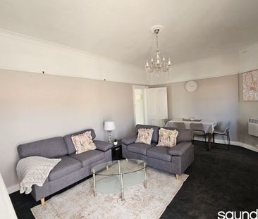 Fully furnished unit walking distance to lgh - Photo 2