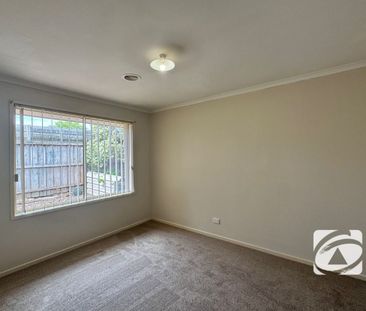 WELL PRESENTED UPDATED FOUR BEDROOM FAMILY HOME - Photo 6