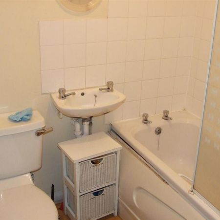 House share to rent - Photo 4