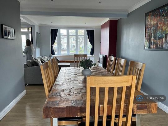 3 bedroom semi-detached house to rent - Photo 1