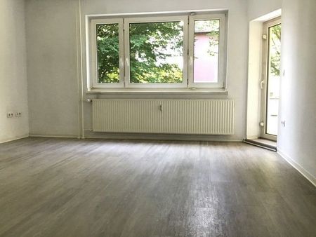 Toptip: zeitgemäße 3-Raum-Wohnung mit Balkon und Tageslichtbad! - Foto 4