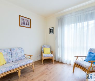 Modern 3-Bedroom Unit - Prime Cranbourne Location - Photo 2