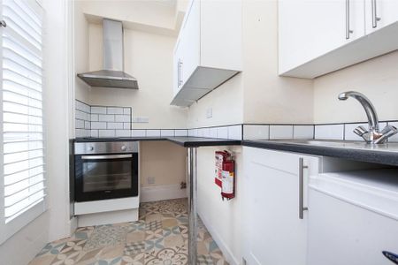 Studio to rent - Photo 2