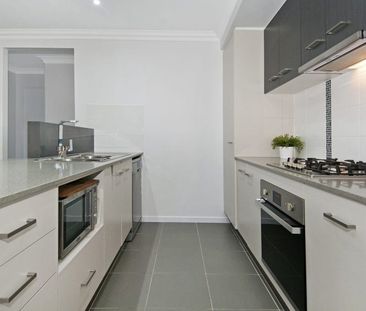 Perfect Family Home with Large Backyard! - Photo 4