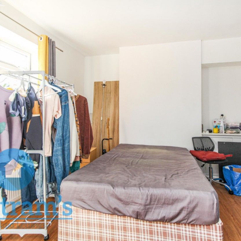 2 bed Semi-Detached House for Rent - Photo 1